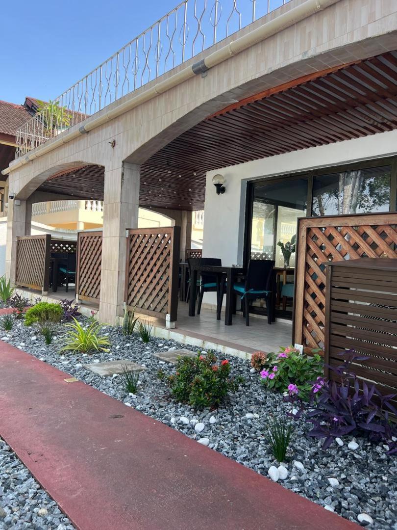 Residence Hoteliere Oceane Libreville Buitenkant foto