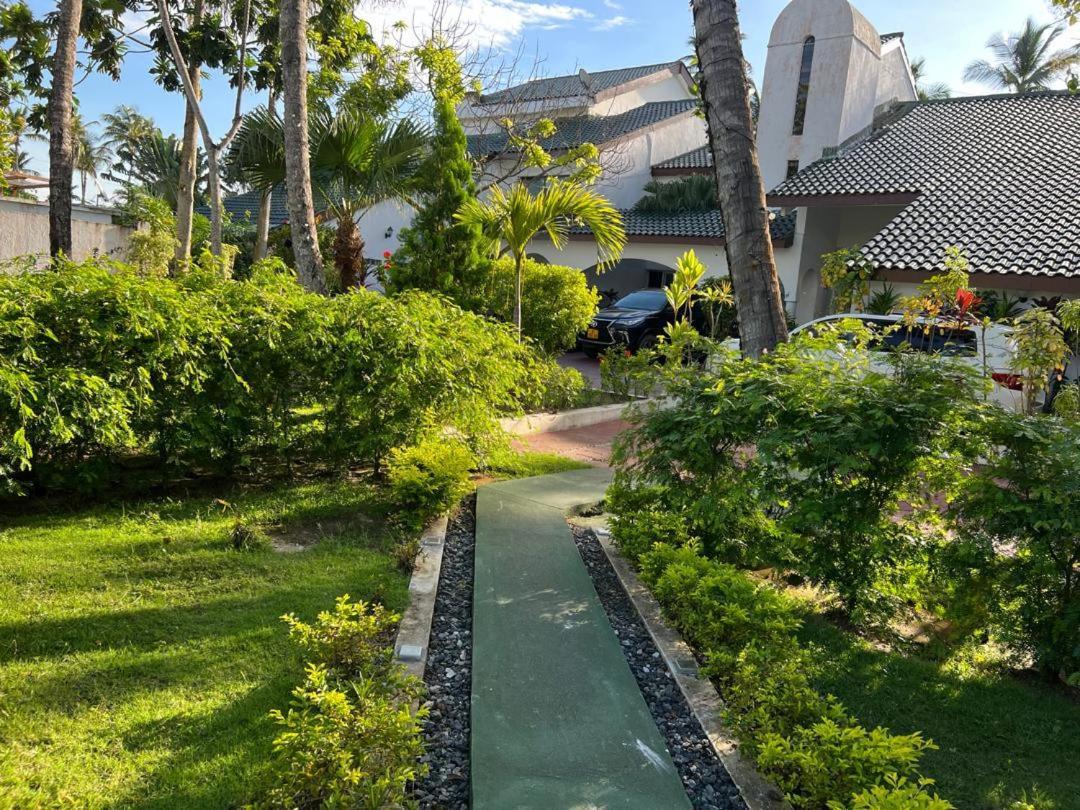 Residence Hoteliere Oceane Libreville Buitenkant foto