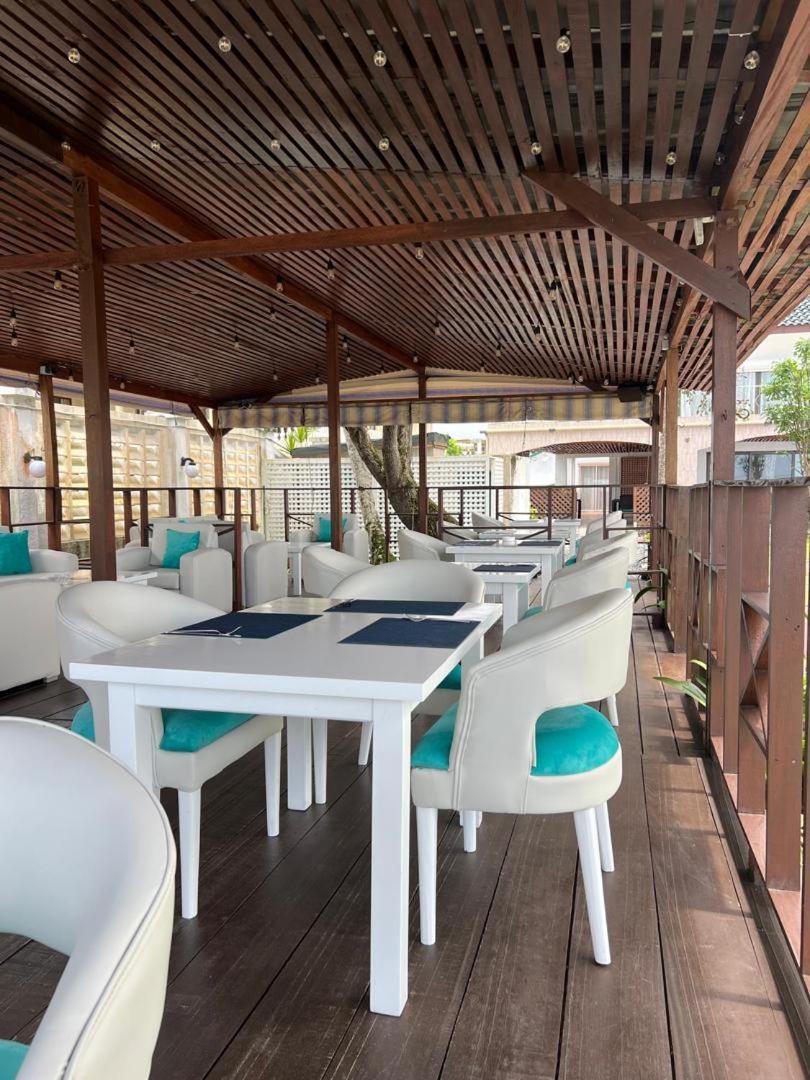 Residence Hoteliere Oceane Libreville Buitenkant foto