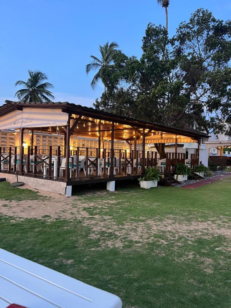 Residence Hoteliere Oceane Libreville Buitenkant foto